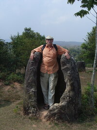 2010-Peter-Tal-der-Steinkruege-Laos-q.jpg