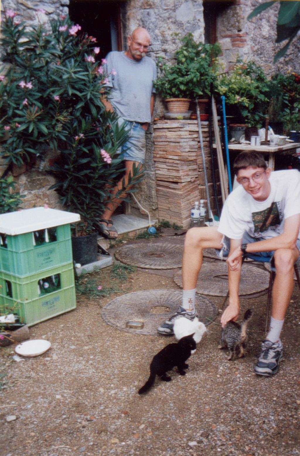 1998-die-drei-Katzen-mit-Matze-und-Peter.jpg